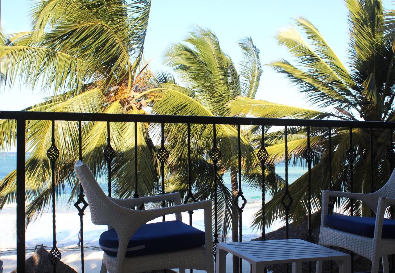 Bianco Azzurro Hotel & Restaurant ปวานี มาชังกานี ภายนอก รูปภาพ