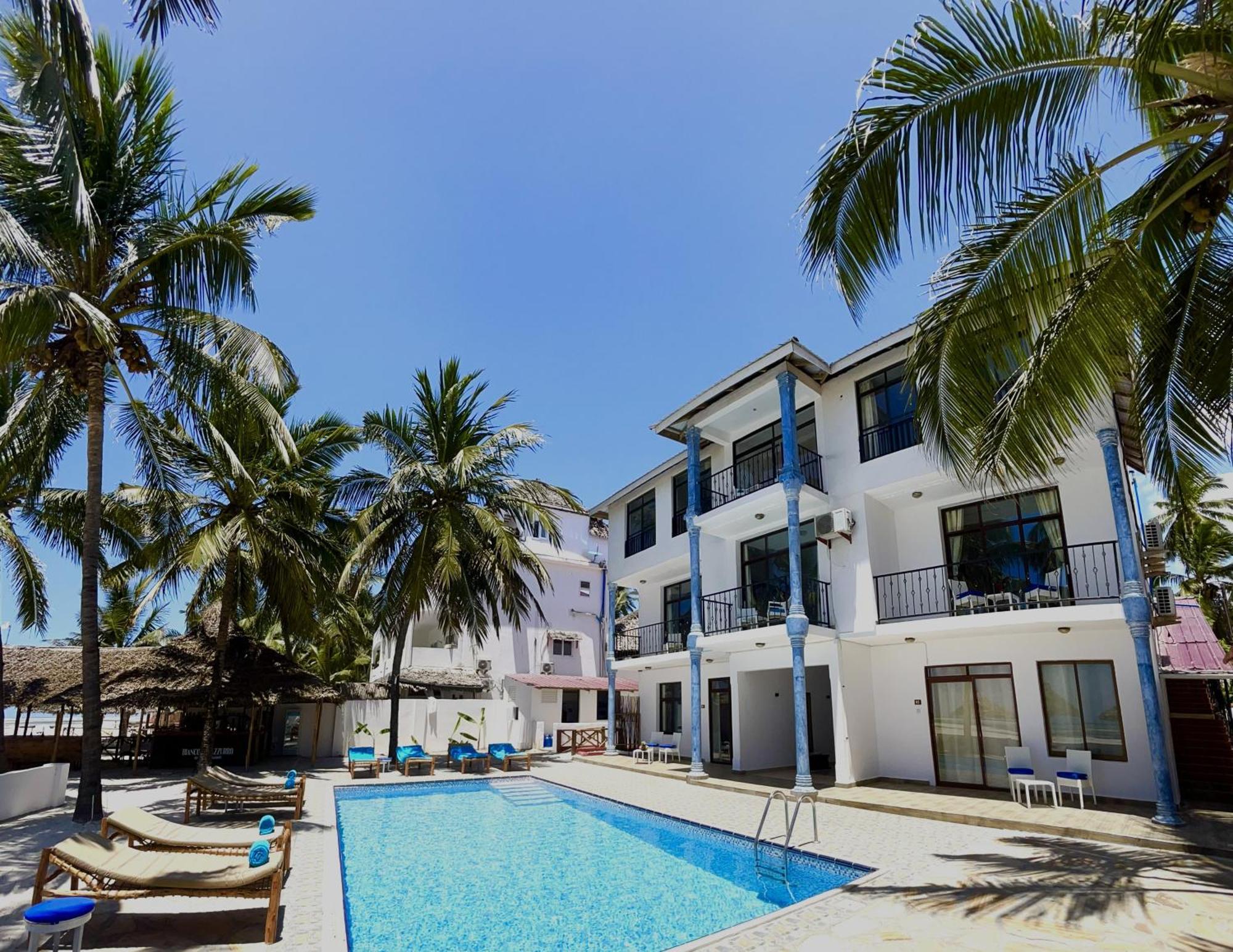 Bianco Azzurro Hotel & Restaurant ปวานี มาชังกานี ภายนอก รูปภาพ