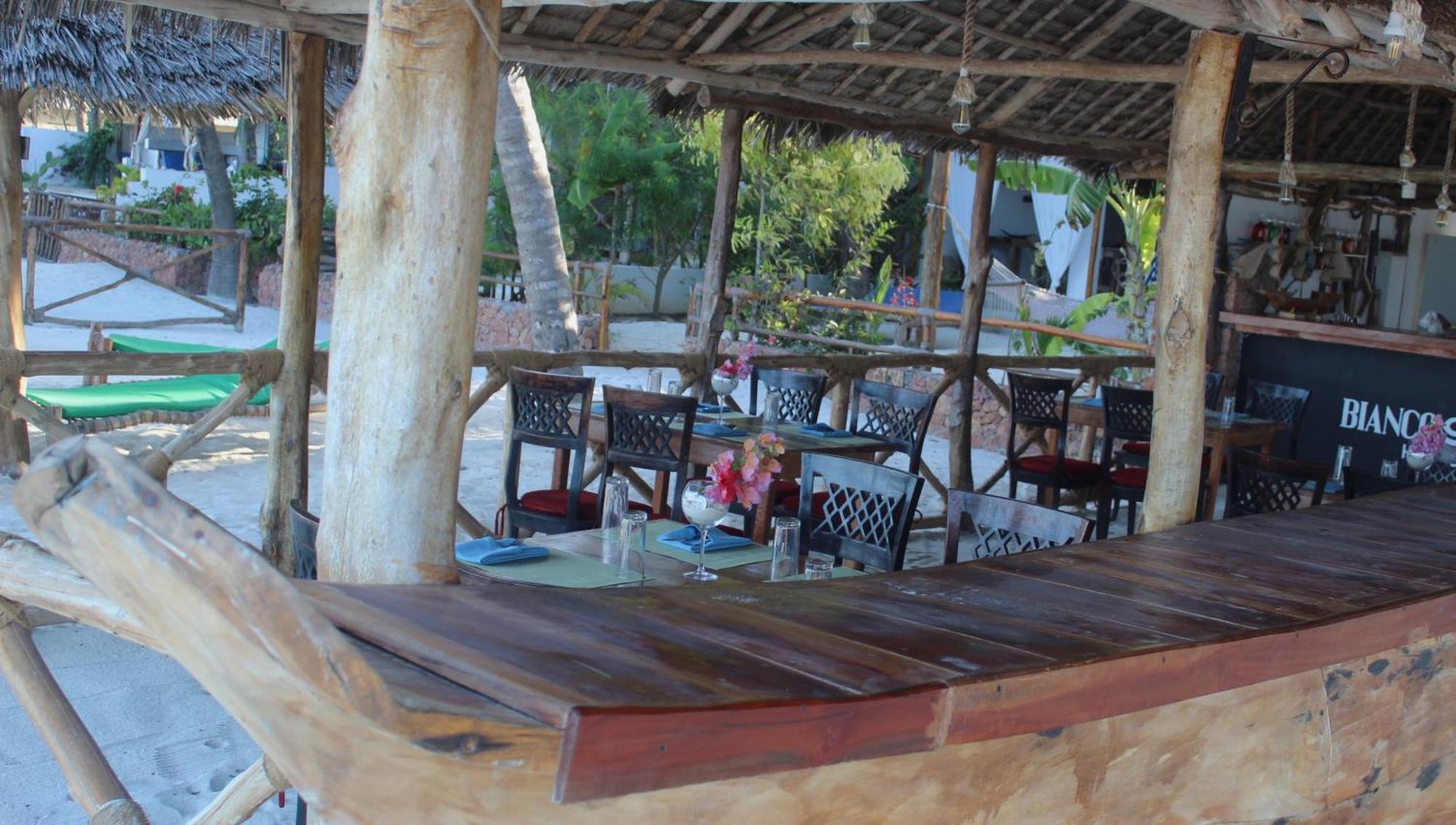 Bianco Azzurro Hotel & Restaurant ปวานี มาชังกานี ภายนอก รูปภาพ