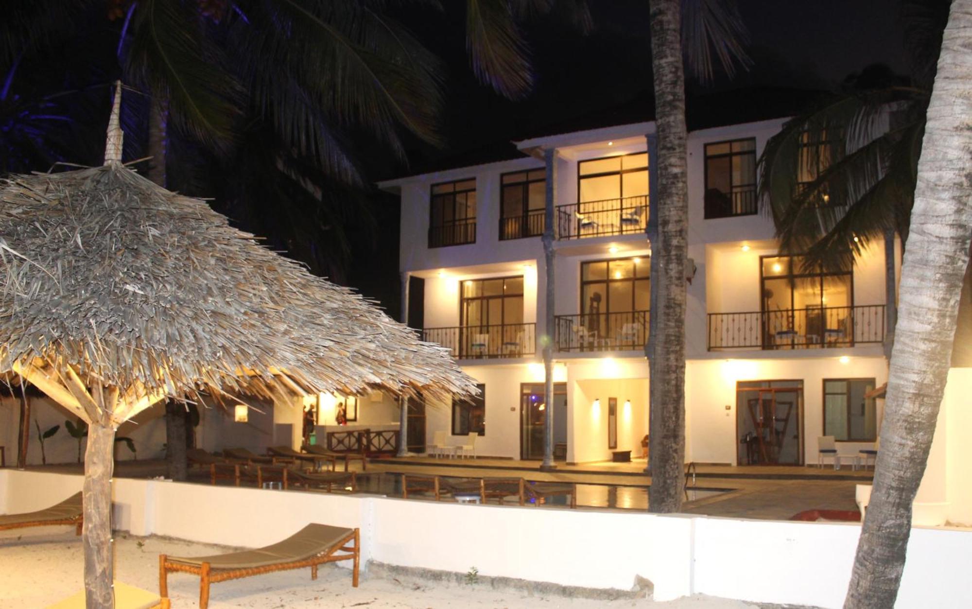 Bianco Azzurro Hotel & Restaurant ปวานี มาชังกานี ภายนอก รูปภาพ