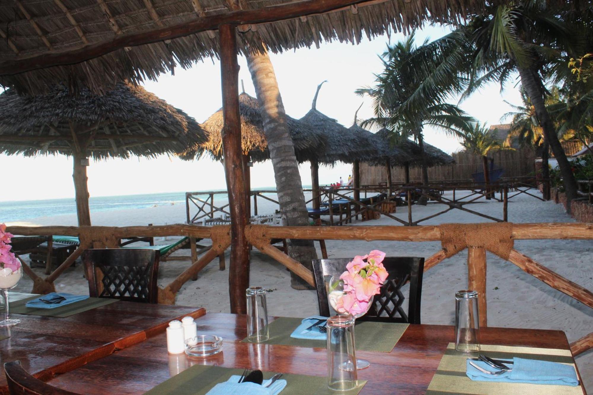 Bianco Azzurro Hotel & Restaurant ปวานี มาชังกานี ภายนอก รูปภาพ
