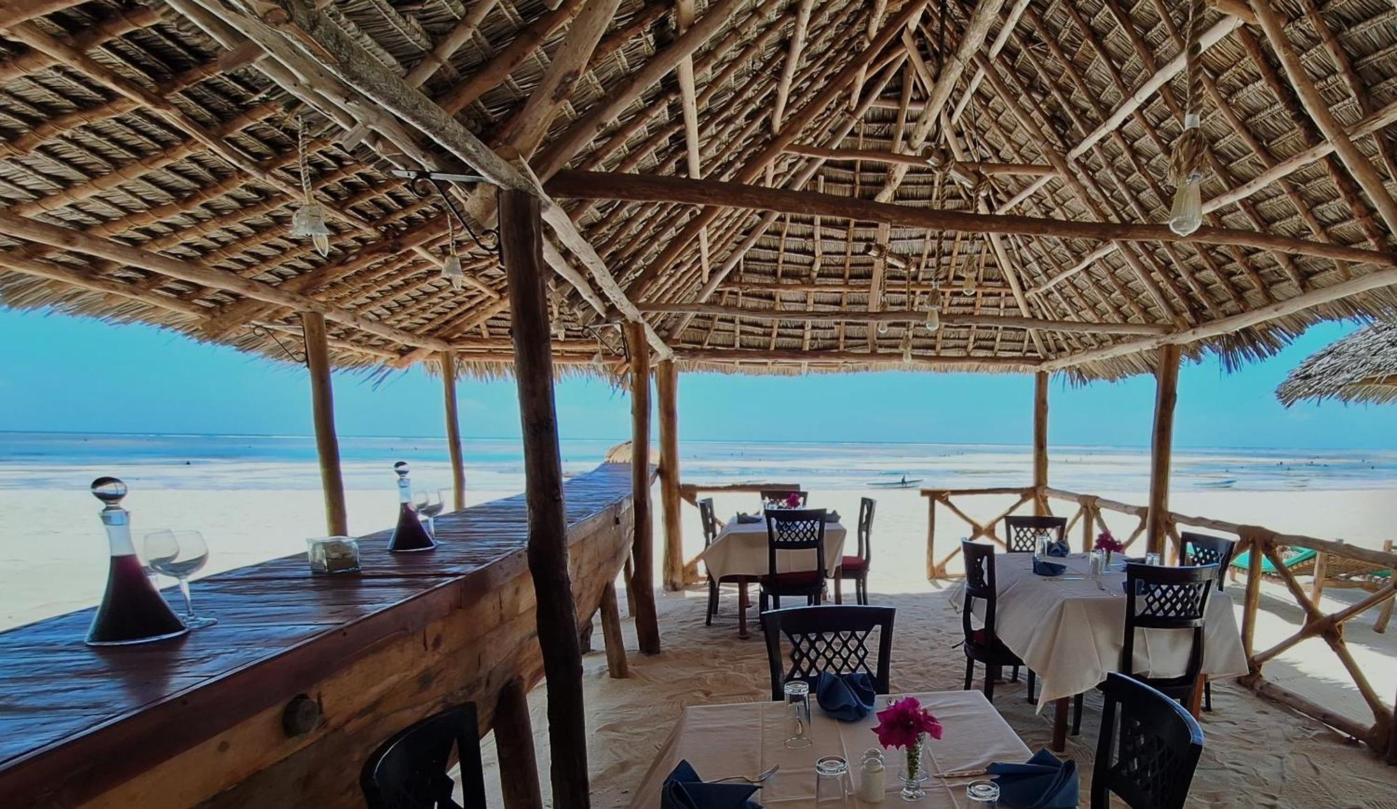 Bianco Azzurro Hotel & Restaurant ปวานี มาชังกานี ภายนอก รูปภาพ
